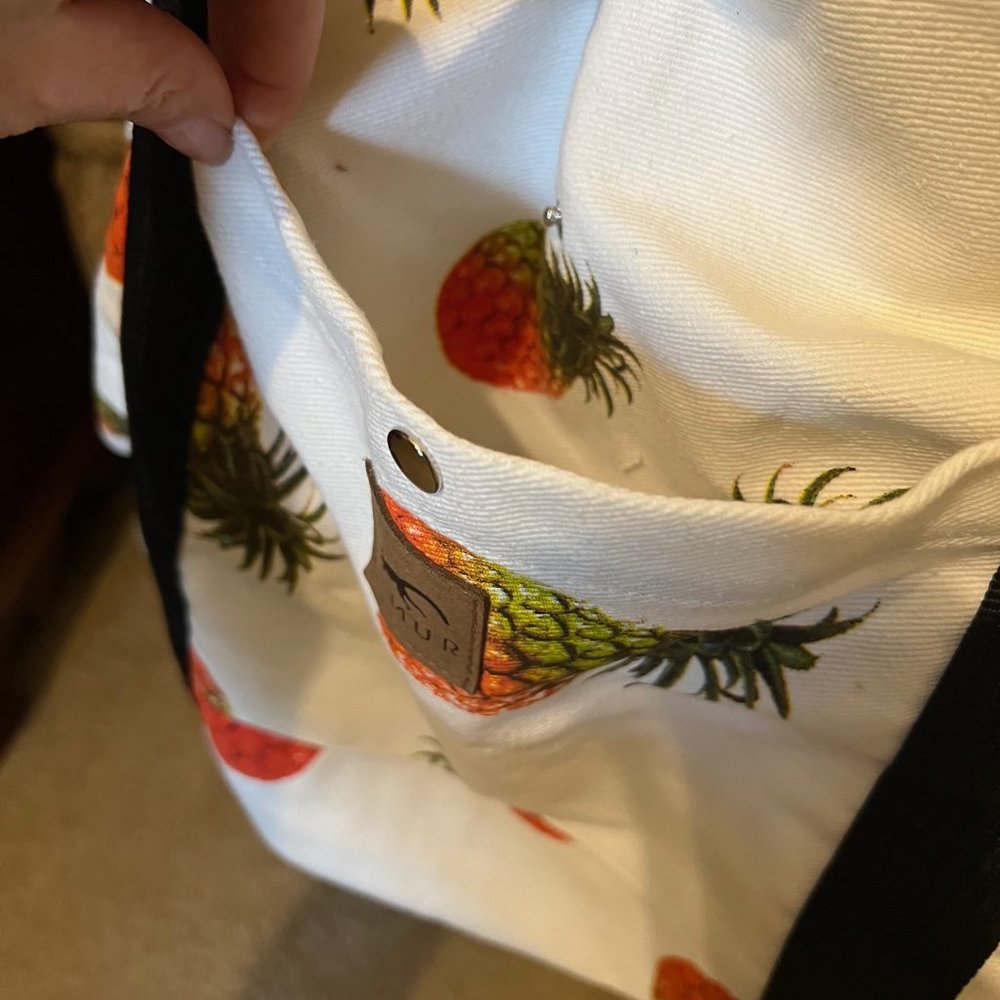 Lemar Duffle Pineapple canvas bag, - Picture 4 of 5